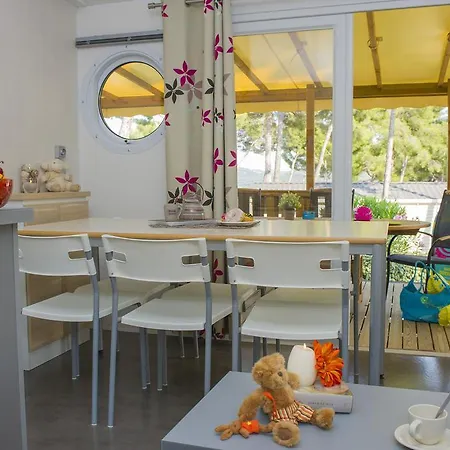 Camping Les Dauphins